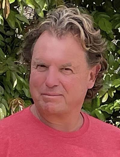 Elliott bio photo